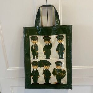 ATTENTION HARRODS COLLECTORS Vintage 1980’’s  Green Doorman Vintage Shopping Bag